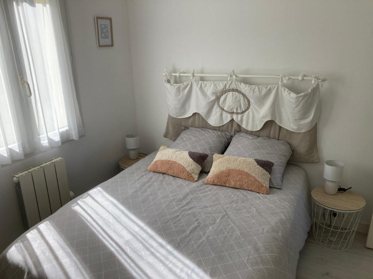 Maison Familiale Dans Une Rue Paisible Gouville-sur-Mer Екстериор снимка